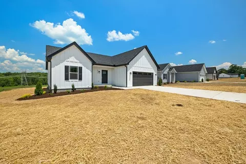 Exterior - 4711 Window Cliff Rd, Baxter, TN 38544 photo 3 of 4