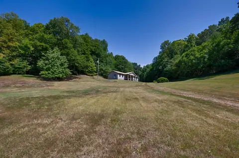 19 Clark Rd E, Fayetteville, TN 37334