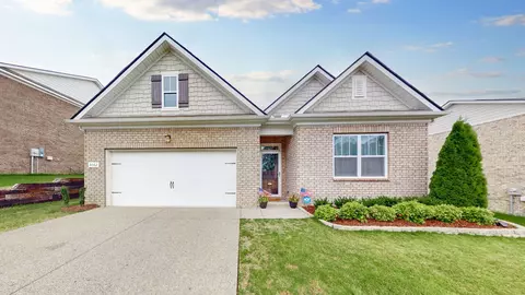 8062 Forest Hills Dr, Spring Hill, TN 37174