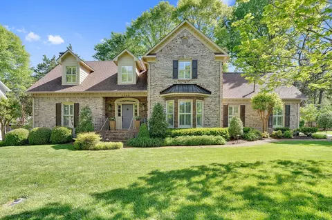 1806 Waterford Rd, Murfreesboro, TN 37129