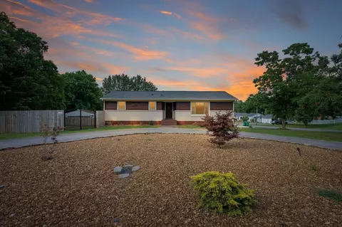 1700 White Dr, Lewisburg, TN 37091