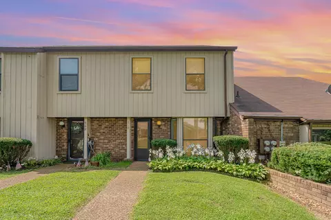 910 Old Fountain Pl, Hermitage, TN 37076
