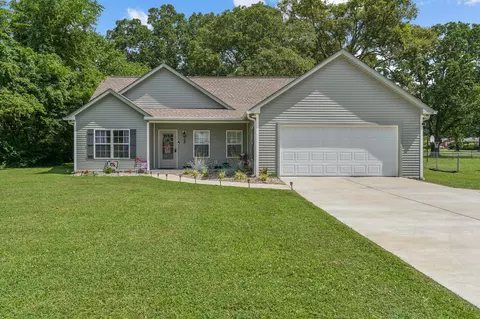 721 Days Rd, Lafayette, TN 37083