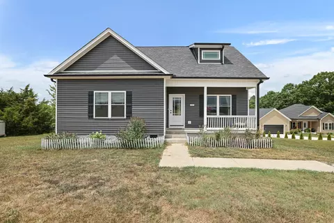 1225 Oak Grove Rd, Dickson, TN 37055