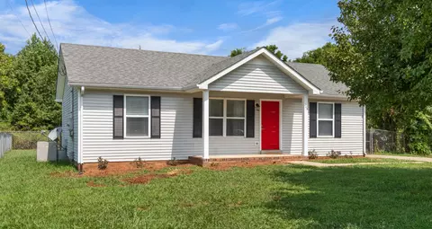 444 Sideline Dr, Oak Grove, KY 42262