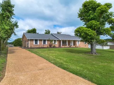 304 Valleyview Cir, Lebanon, TN 37087