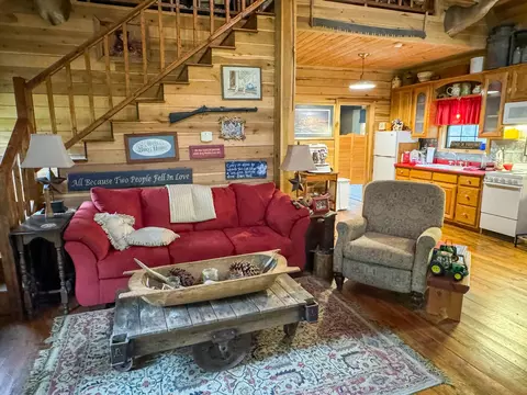 Living - 439 Appleton Rd, Five Points, TN 38457 photo 3 of 5