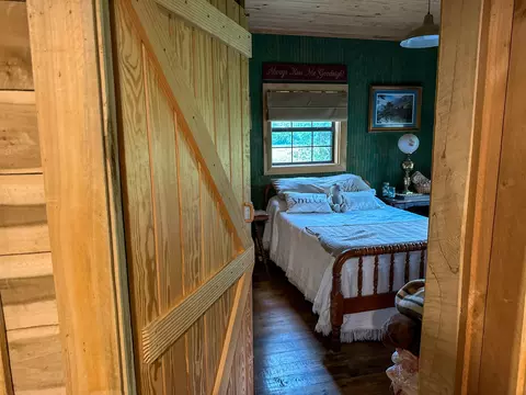 Bedroom - 439 Appleton Rd, Five Points, TN 38457 photo 1 of 3