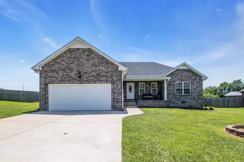 224 Middle Dayle Dr, Portland, TN 37148