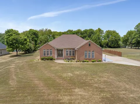 6920 Zion Crossing Ct, Columbia, TN 38401