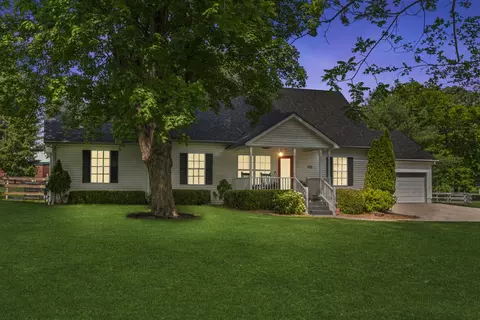 105 S Palmers Chapel Rd, White House, TN 37188