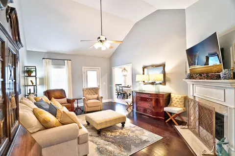 4136 Maximillion Cir, Murfreesboro, TN 37128 photo 3