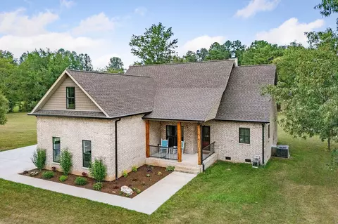 Exterior - 692 Peach Ave, Morrison, TN 37357 photo 2 of 11