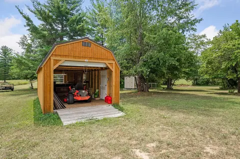 Exterior - 692 Peach Ave, Morrison, TN 37357 photo 10 of 11