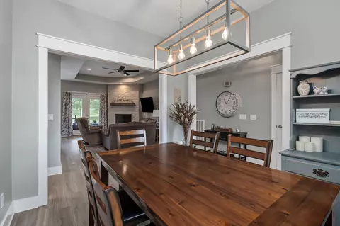 Dining - 692 Peach Ave, Morrison, TN 37357 photo 1 of 3
