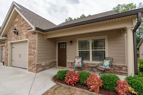 66 Daybreak Dr, Rossville, GA 30741