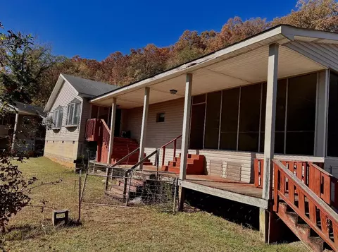 684 Riverbend Dr, Jasper, TN 37347