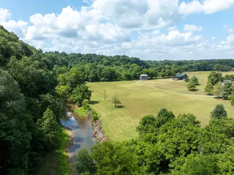 512 Southerland Cemetery Rd, Charlotte, TN 37036