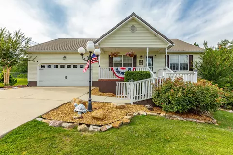 183 Pinewood Dr, Rock Spring, GA 30739