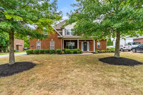 2309 Saint Andrews Dr, Murfreesboro, TN 37128
