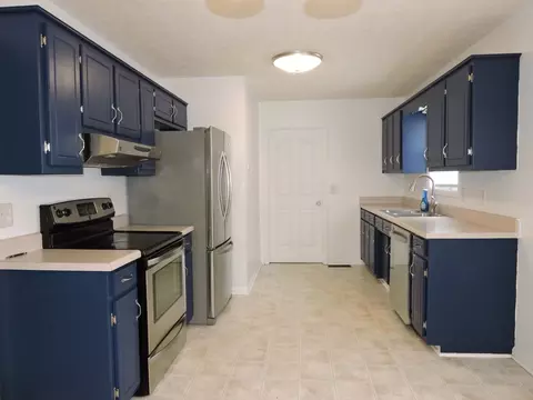 Kitchen - 136 Eldon Dr, Manchester, TN 37355 photo 1 of 2