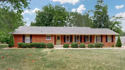 2017 College View Dr, Murfreesboro, TN 37130