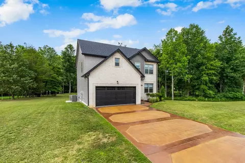 807 Snapdragon Ct, Clarksville, TN 37042