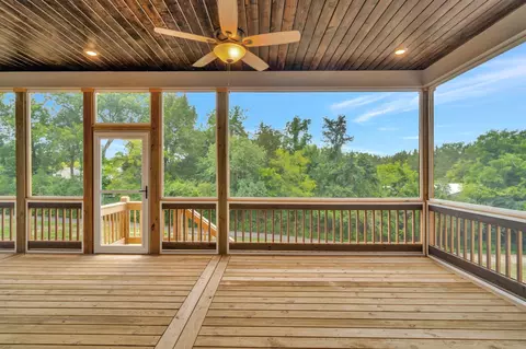 1030 Keeneland Dr, Gallatin, TN 37066