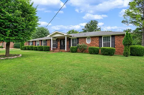 195 Berrywood Dr, Hendersonville, TN 37075