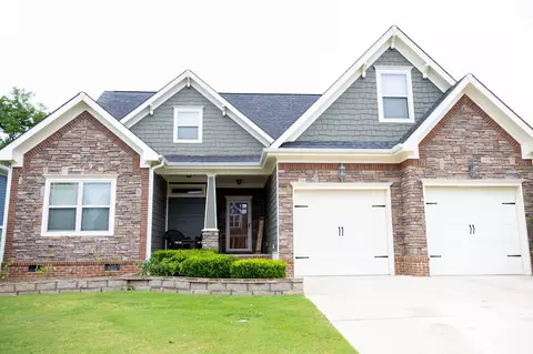 8217 Robertsview Dr, Ooltewah, TN 37363