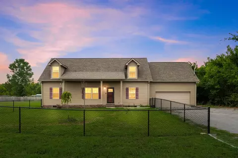 285 Peacock Ln, Shelbyville, TN 37160