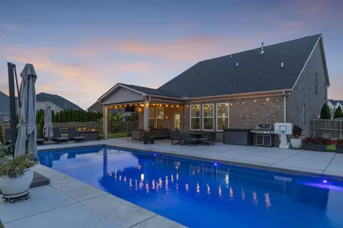812 Stone Meadow Ct, Nolensville, TN 37135