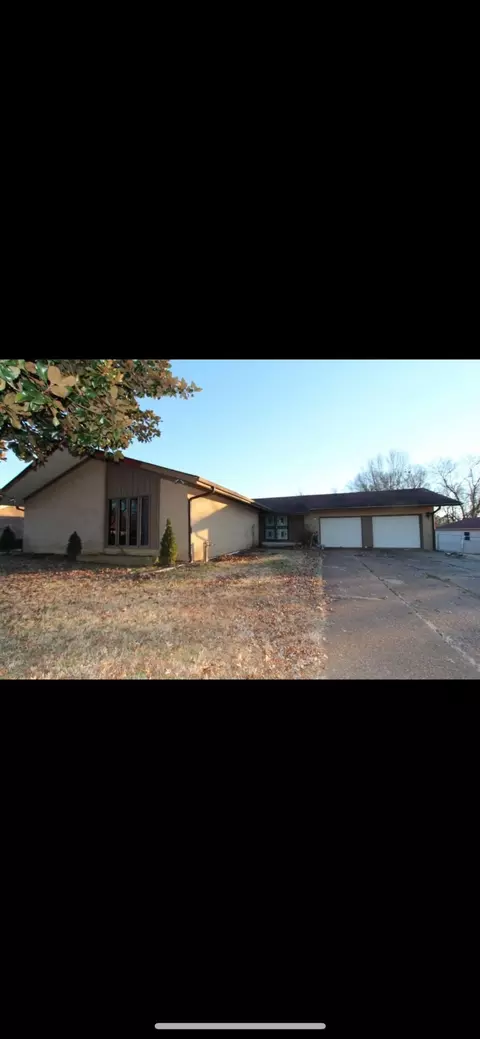 405 Parkview Dr, Dyer, TN 38330