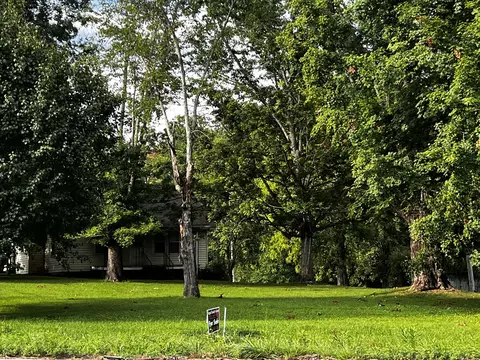 1045 W Broad St W, Cookeville, TN 38501