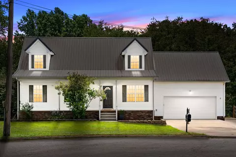2762 Shepherds Ct, Woodlawn, TN 37191