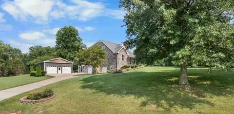 901 Riverchase Rd, Adams, TN 37010
