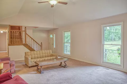 Living - 2139 Austin Bottom Rd, Baxter, TN 38544 photo 3 of 5