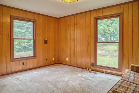 Bedroom - 2139 Austin Bottom Rd, Baxter, TN 38544 photo 2 of 5