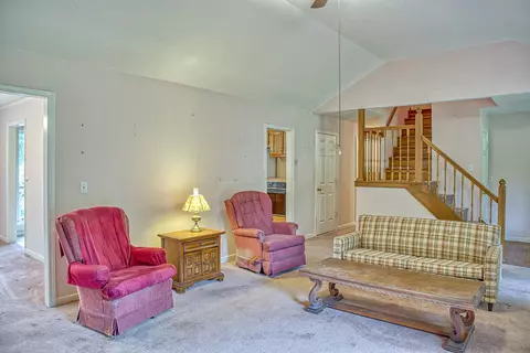 Living - 2139 Austin Bottom Rd, Baxter, TN 38544 photo 4 of 5
