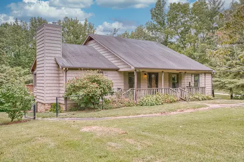 Exterior - 2139 Austin Bottom Rd, Baxter, TN 38544 photo 4 of 26
