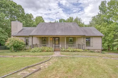 Exterior - 2139 Austin Bottom Rd, Baxter, TN 38544 photo 5 of 26