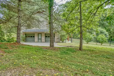 Exterior - 2139 Austin Bottom Rd, Baxter, TN 38544 photo 8 of 26