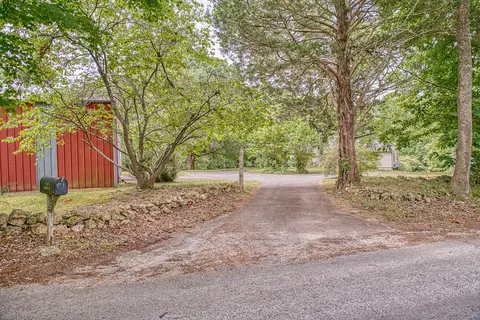 Exterior - 2139 Austin Bottom Rd, Baxter, TN 38544 photo 3 of 26