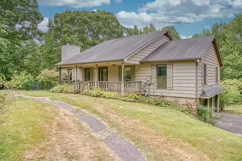 Exterior - 2139 Austin Bottom Rd, Baxter, TN 38544 photo 2 of 26