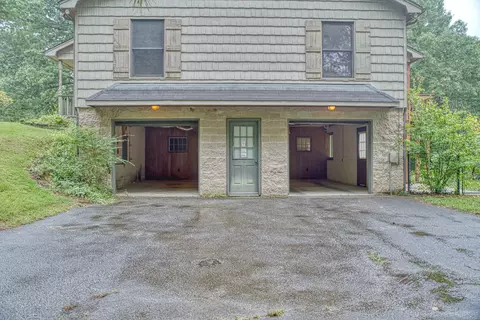 Exterior - 2139 Austin Bottom Rd, Baxter, TN 38544 photo 7 of 26