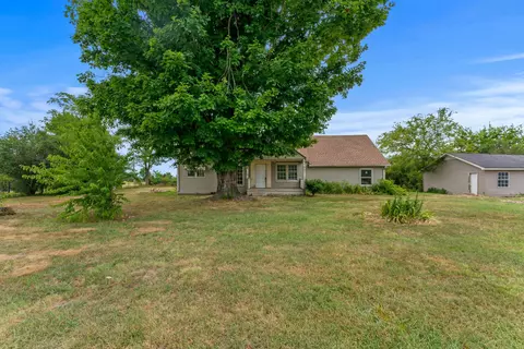 9310 Fredonia Rd, Manchester, TN 37355