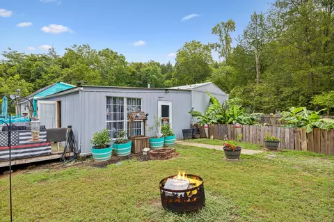 1852 Monsanto Rd, Columbia, TN 38401