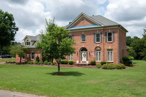 1066 Inneswood Dr, Gallatin, TN 37066