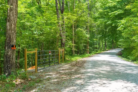 433 Sid Summers Rd, Stewart, TN 37175