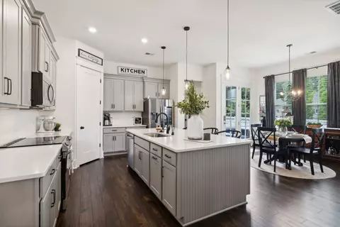 633 Henry Ln, Nashville, TN 37211